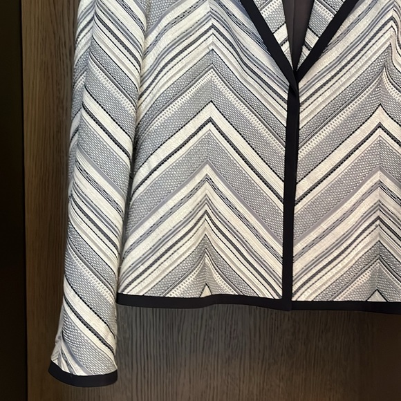 “SOLD” Escada Silk Lined Navy Blazer Single Breasted Multistripe Contrast Trim - Picture 4 of 16